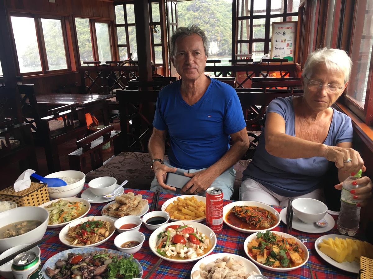 Nam Phuong Hotel Dong Khe Sau Buitenkant foto
